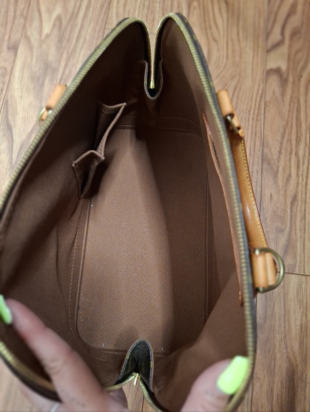 Vintage Louis Vuitton Alma Monogram Satchel with Vachetta Trim and Gold Hardware - Picture 14 of 16